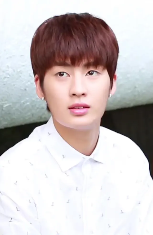 Go Min-soo , but he has legally changed his name to Go I-an