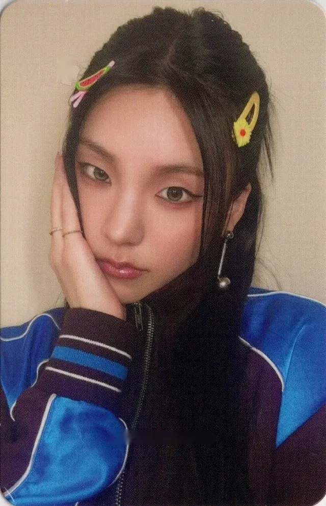 Photocards — ITZY, GOLD — Standard