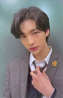Hyunjin · GO LIVE