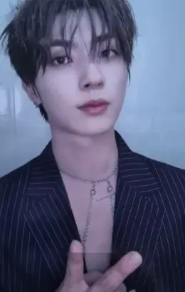 Kanghyun · Gravity