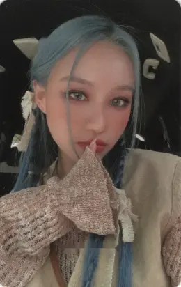 Siyeon · Apocalypse : From us