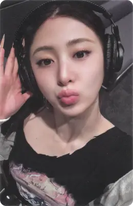 Huh Yunjin · PUREFLOW pt.1