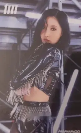 Hwasa · MIC ON