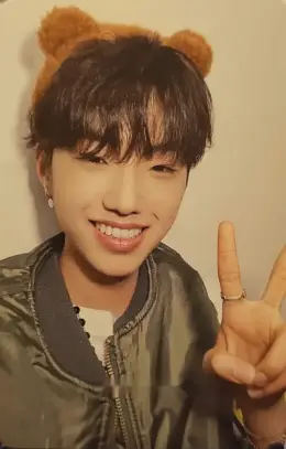 Junyong · Catch The Young : Fragments of Youth