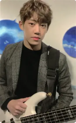 Lee Junyoung · The:IZ