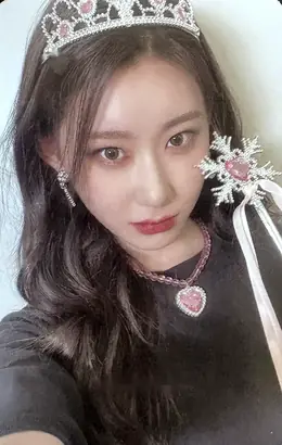Chaeryeong · CHECKMATE