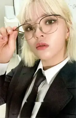 Jeongyeon · Formula of Love: O+T=<3