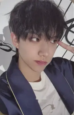 Hyunmin · AR^C
