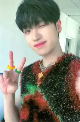 Huiwon · Happy &