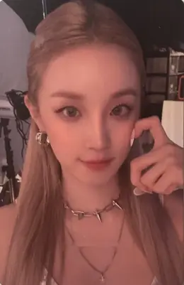Yuqi · HEAT