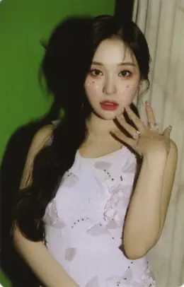 Gahyun · Apocalypse : Save Us