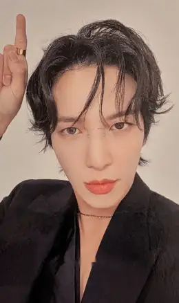 Yonghwa · X