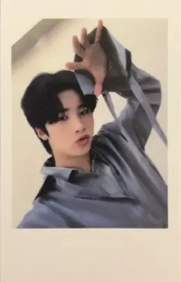 Jiseong · ESSEGE