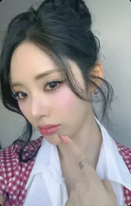 Jiwon · LIKE YOU BETTER (Japanese ver.)