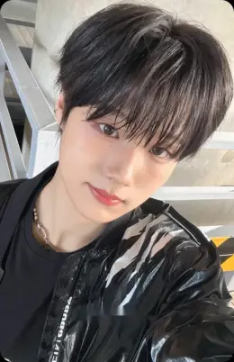 Lee HwanHee · yesweare