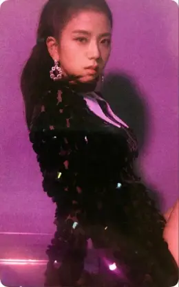 Jisoo · SQUARE UP