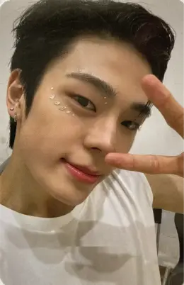 Kim Junmin · Cut-Out