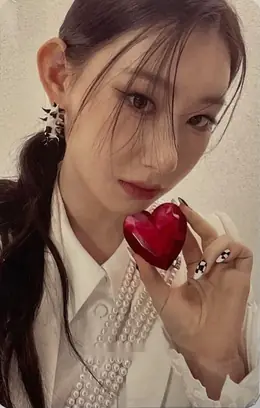 Chaeryeong · CHECKMATE