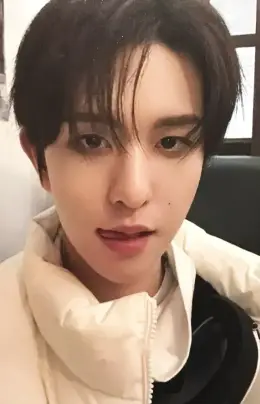 Kyungmin · Leggo