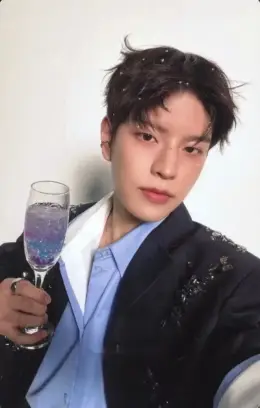Seungmin · Hollow