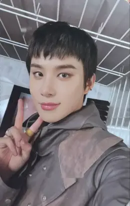 Jungwoo · Ay-yo
