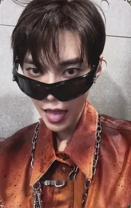 Doyoung · 2 Baddies
