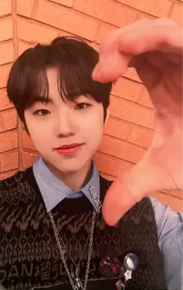 Junyong · Catch The Young : Fragments of Odyssey