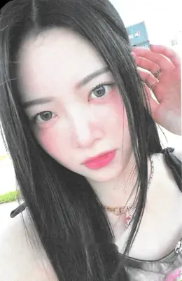 Hong Eunchae · ANTIFRAGILE