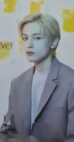 Jonggil · The white album