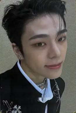 Kim Junmin · Cut-Out