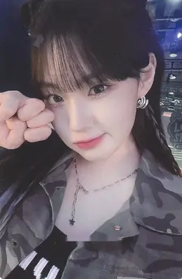 Chaehyun · LOVESTRUCK!