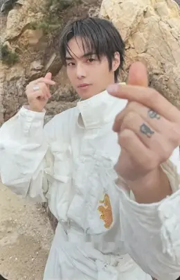 Seongbin · FEELM