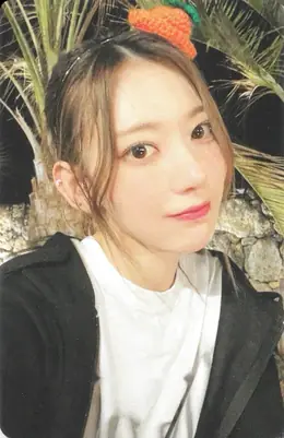 Sakura · Day Off in Jeju Photobook