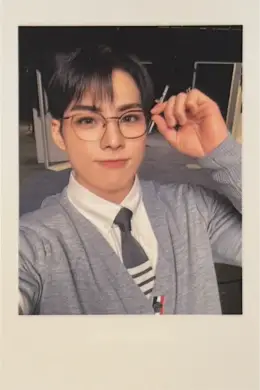 Sunghyuk · ESSEGE