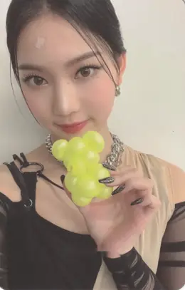 Isa · YOUNG-LUV.COM