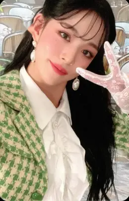 Chaeyoung · 9 Way Ticket
