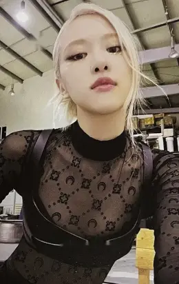 Rosé · BORN PINK