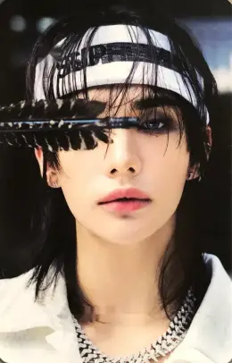 Hyunjin · HOP