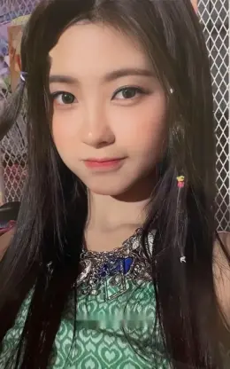 Dayeon · FLY-UP