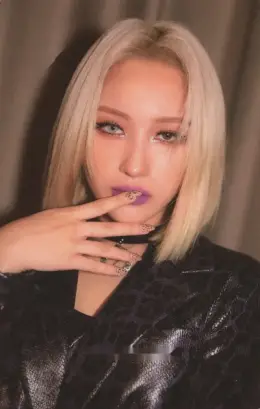 Siyeon · Dystopia : Road to Utopia
