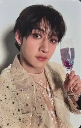 Bang Chan · Hollow
