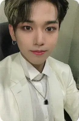 Hyuk · W.A.Y (雨)