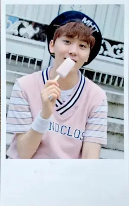 Seungkwan · 17 HITS