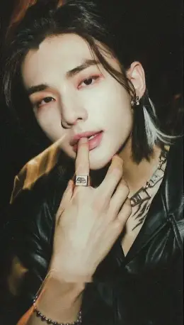 Hyunjin · Scars / Thunderous (Japanese ver.)
