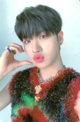 Huiwon · Happy &