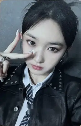 Leeseo · WAVE