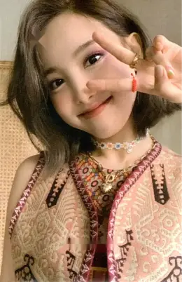 Nayeon · MORE & MORE