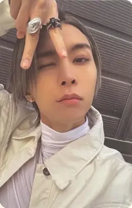 Johnny · Ay-yo