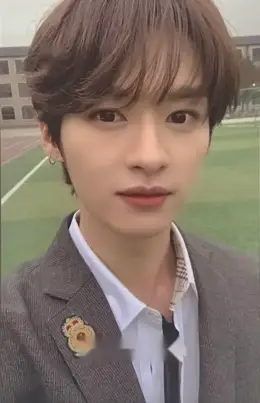 Lee Know · GO LIVE