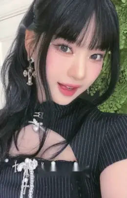 Isa · MEOW / Cheeky Icy Thang (Japanese Ver.)